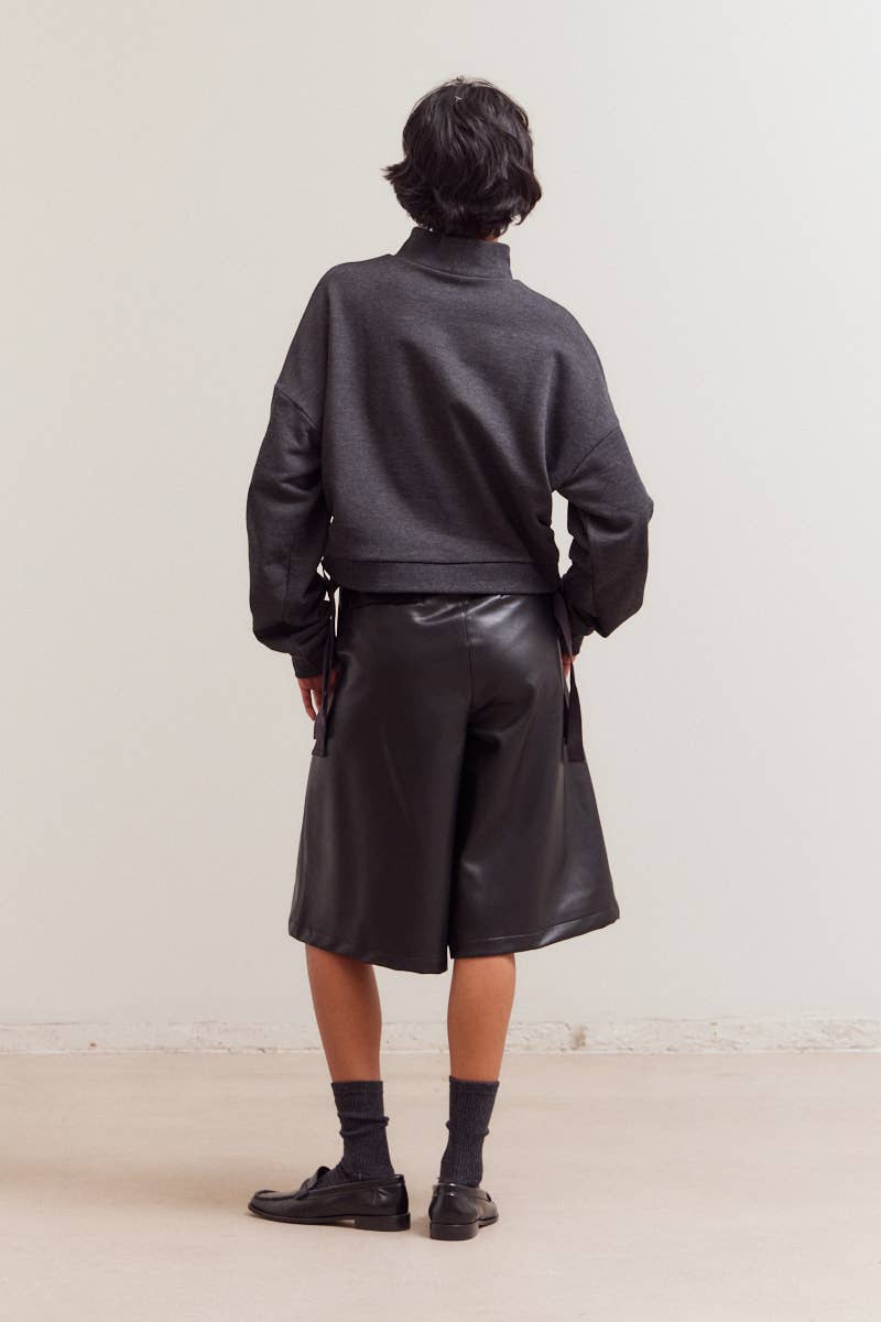 Side Scrunch Long Sleeve T-Shirt | Coal