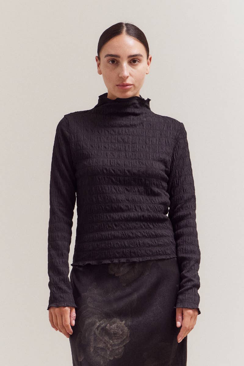 Seered Mock Neck Top | Black