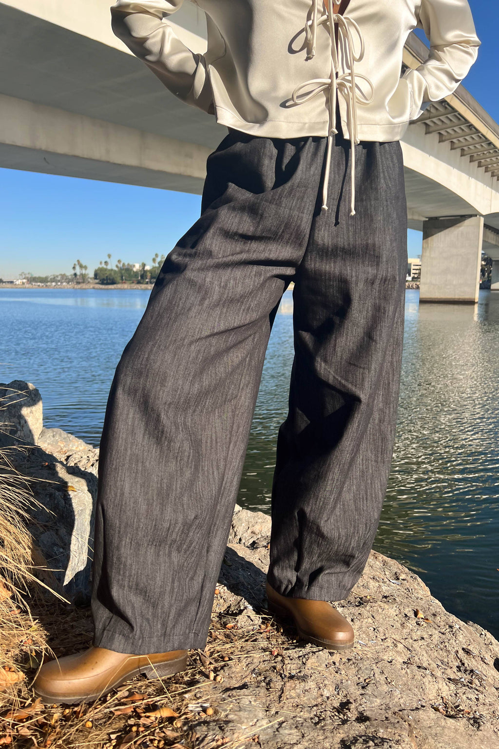 Cotton Blend Denim Lantern Pant | Black